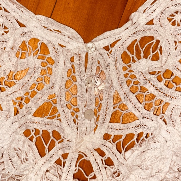 Abercrombie & Fitch White Crochet Lace Crop Tank - Picture 2 of 3